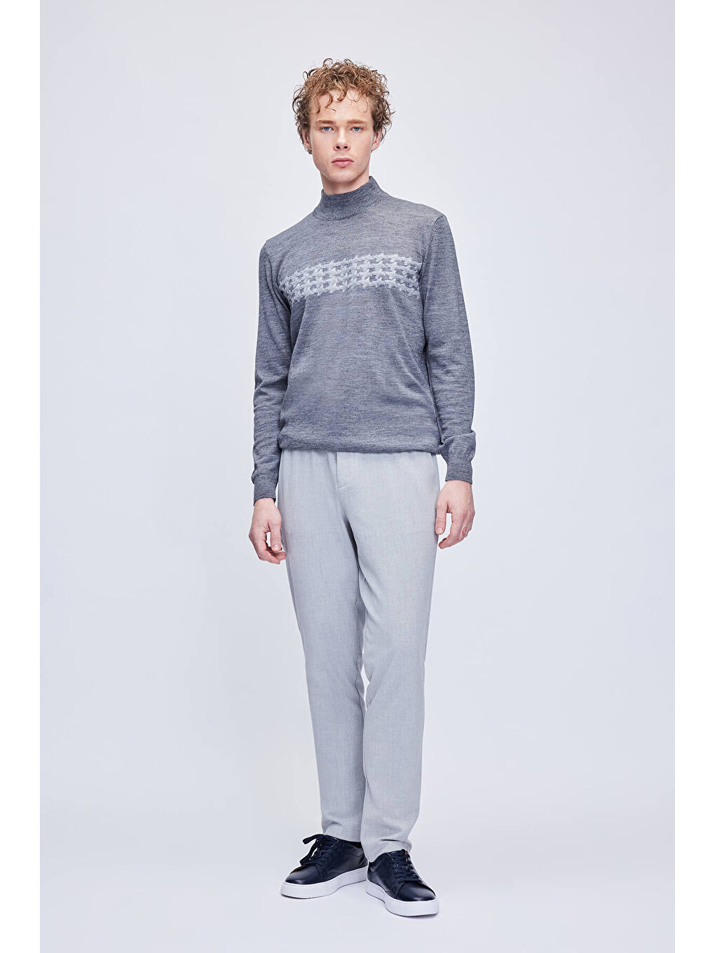 Gri Regular Fit Jakarlı Yarım Balıkçı Yaka Yünlü Triko Kazak-2