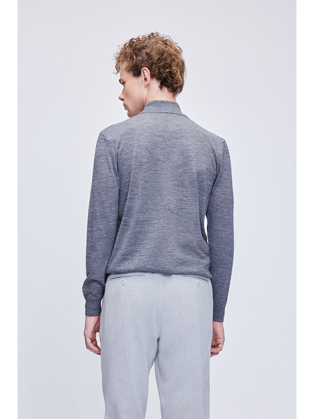 Gri Regular Fit Jakarlı Yarım Balıkçı Yaka Yünlü Triko Kazak-4