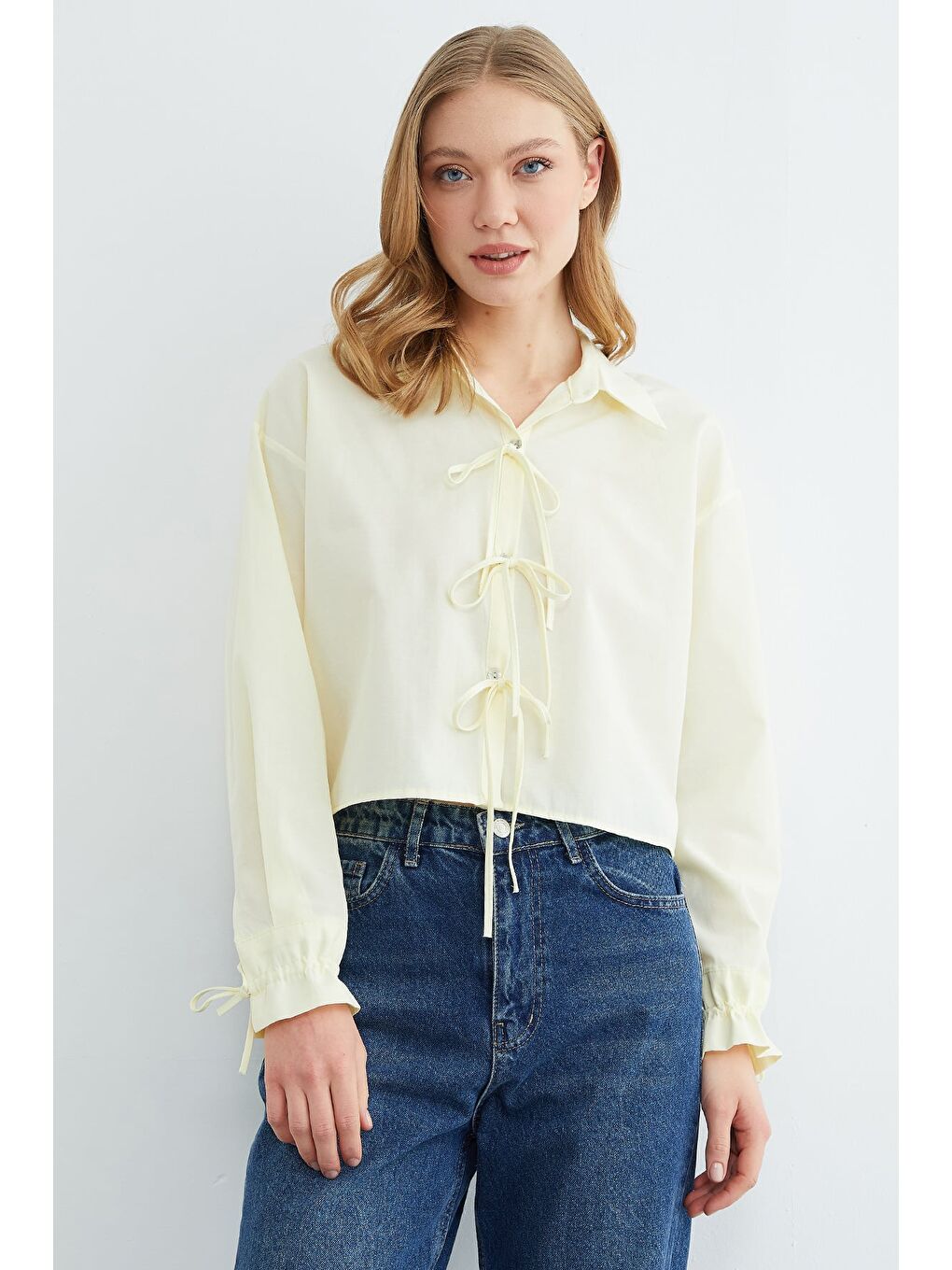 Sarı Önü Bağlamalı Düğmeli Crop Gömlek-3