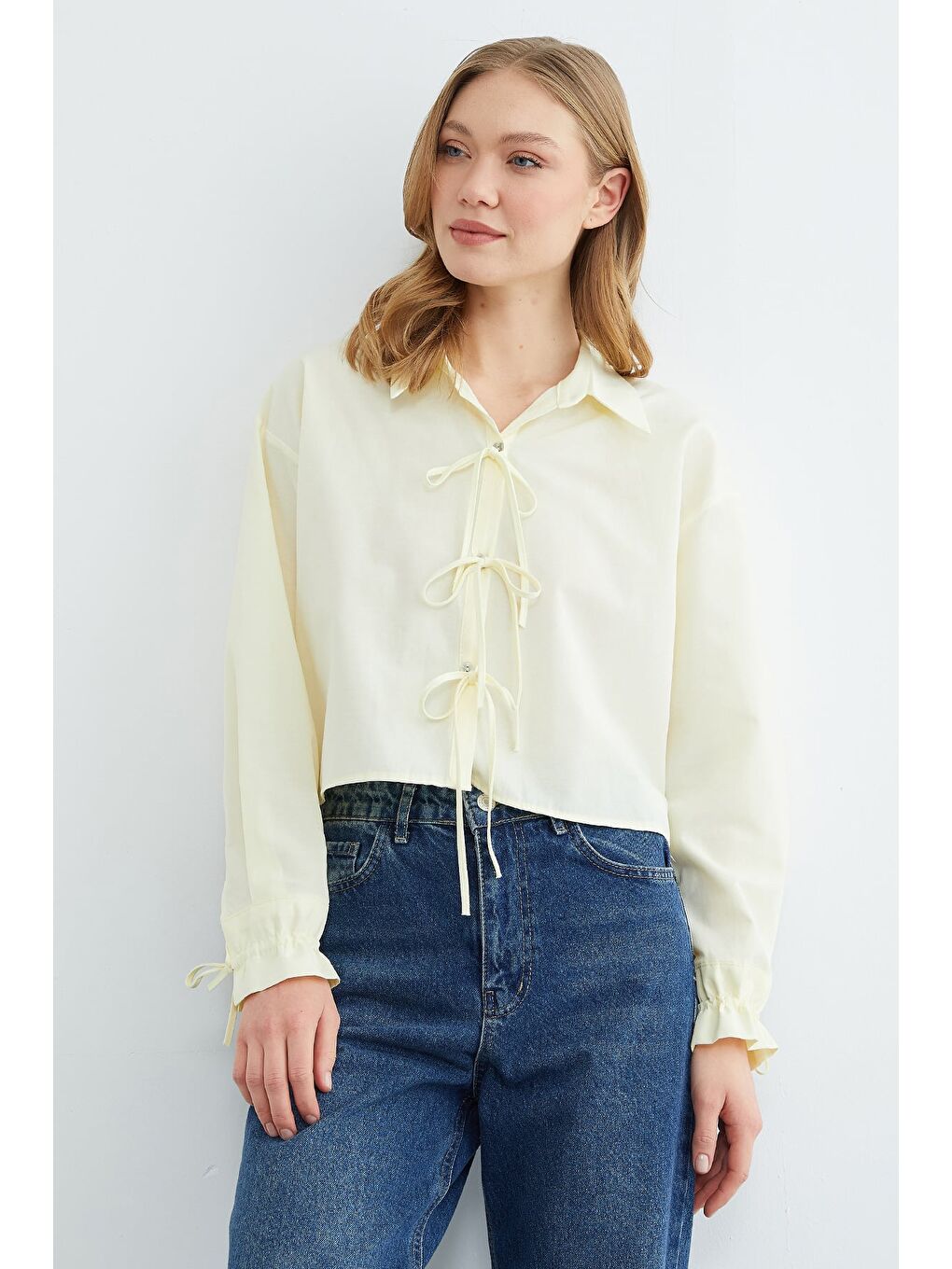 Sarı Önü Bağlamalı Düğmeli Crop Gömlek-4