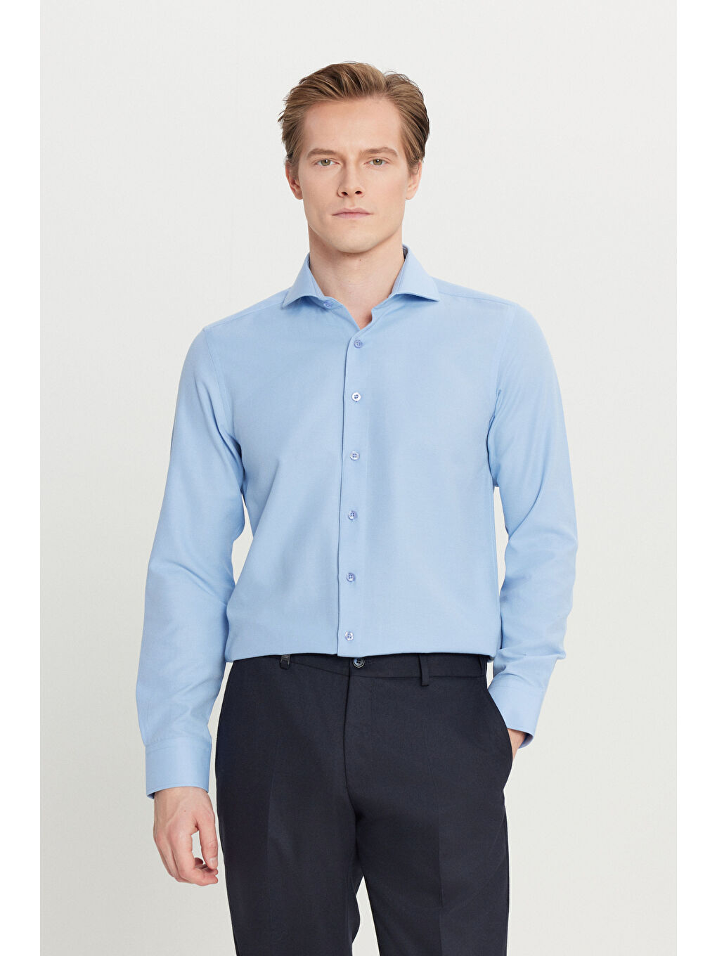 Erkek Açık Mavi Pamuklu Oxford Tailored Slim Fit Dar Kesim Küçük İtalyan Yaka Armürlü Gömlek