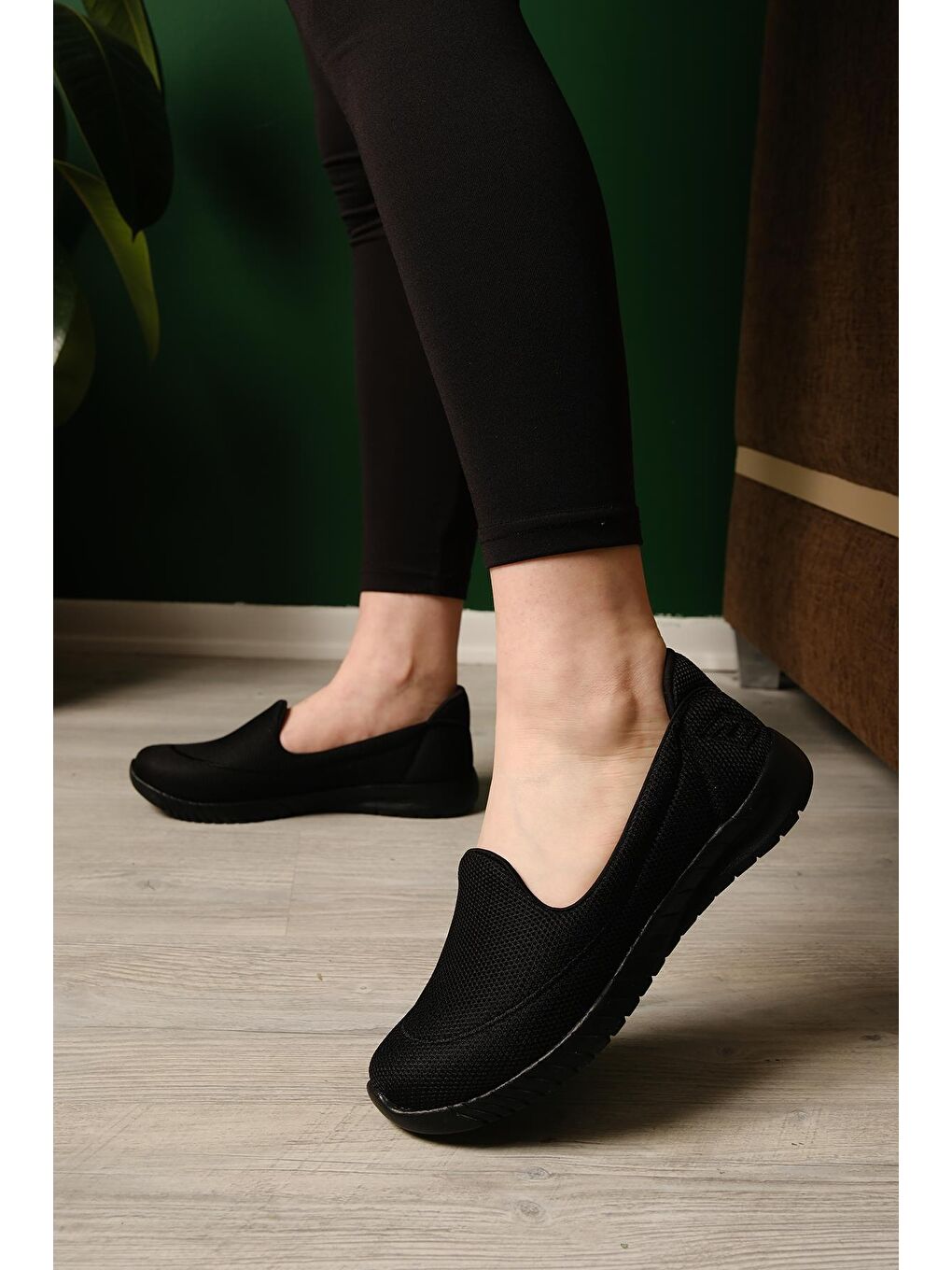 Siyah Parle Ortopedik Rahat Nefes Alabilen Kadın Sneaker