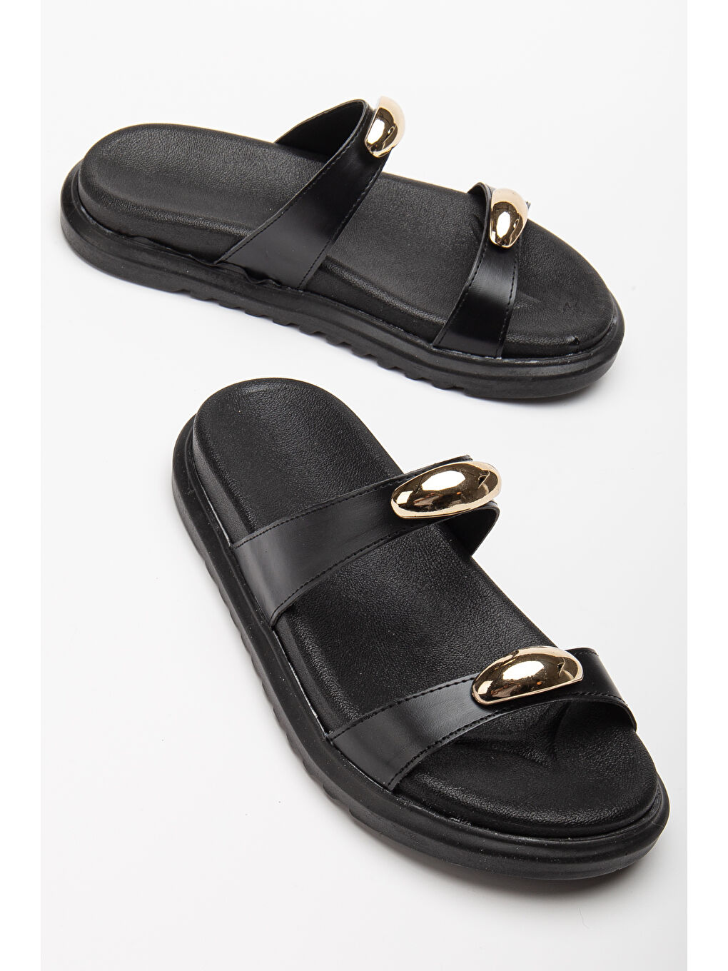 Kadın Siyah Çift Bantlı Toka Detaylı Terlik