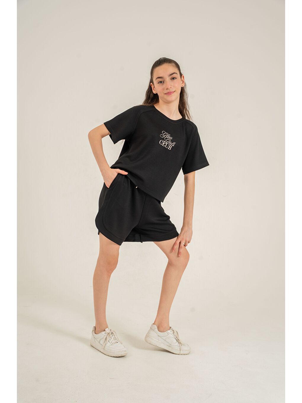 Siyah Glow Girls Club Nakışlı Yumaşak Dokulu-Comfort Kumaş Kız Çocuk Alt Üst Eşofman Takımı-1