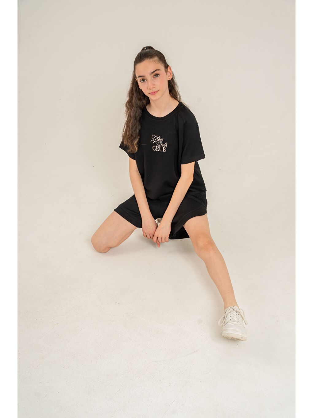 Siyah Glow Girls Club Nakışlı Yumaşak Dokulu-Comfort Kumaş Kız Çocuk Alt Üst Eşofman Takımı-6