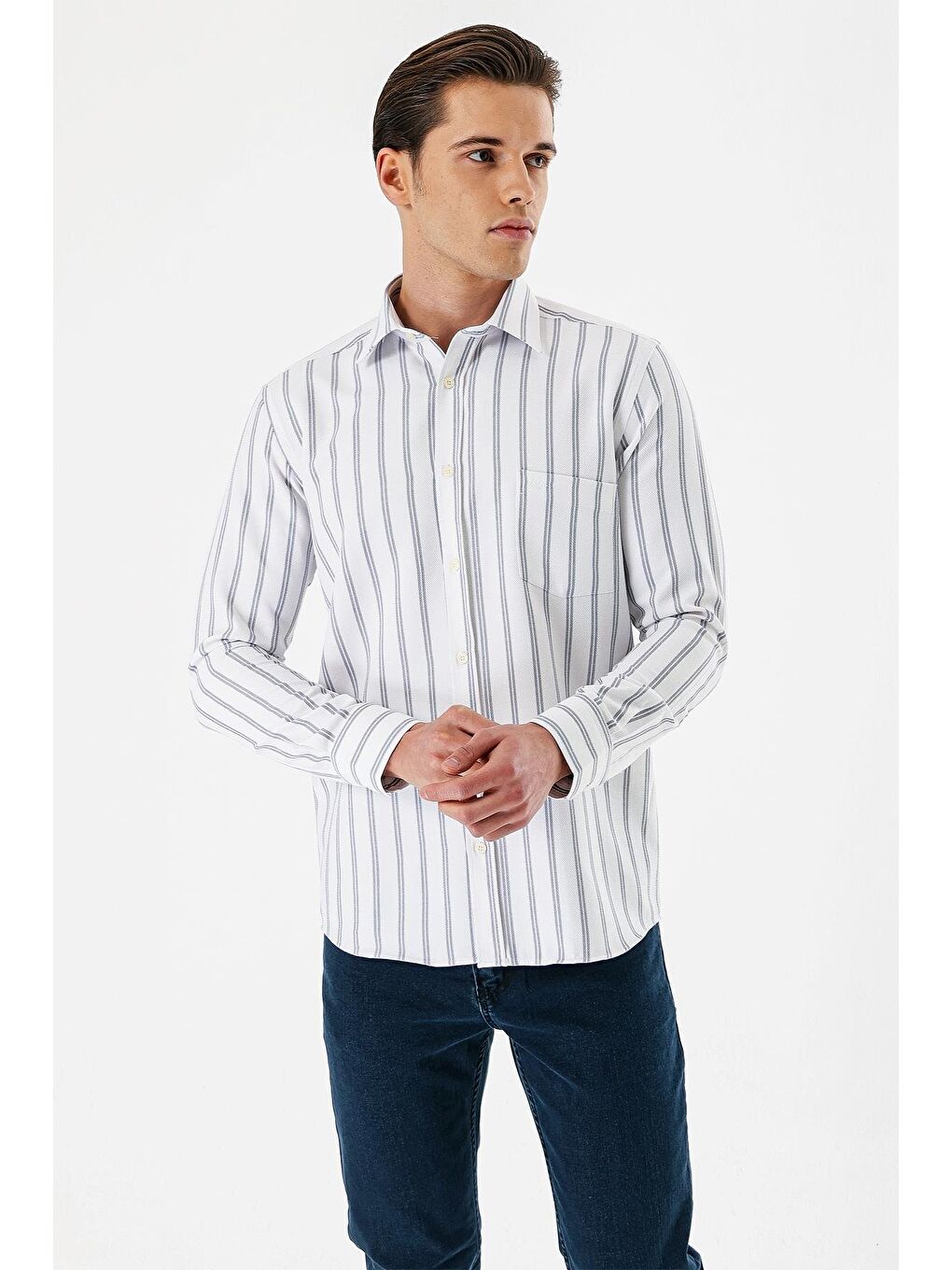 Beyaz Uzun Kollu Çizgili Armürlü Sert Yaka Cepli Pamuklu Comfort Fit Gömlek 1004240170-2