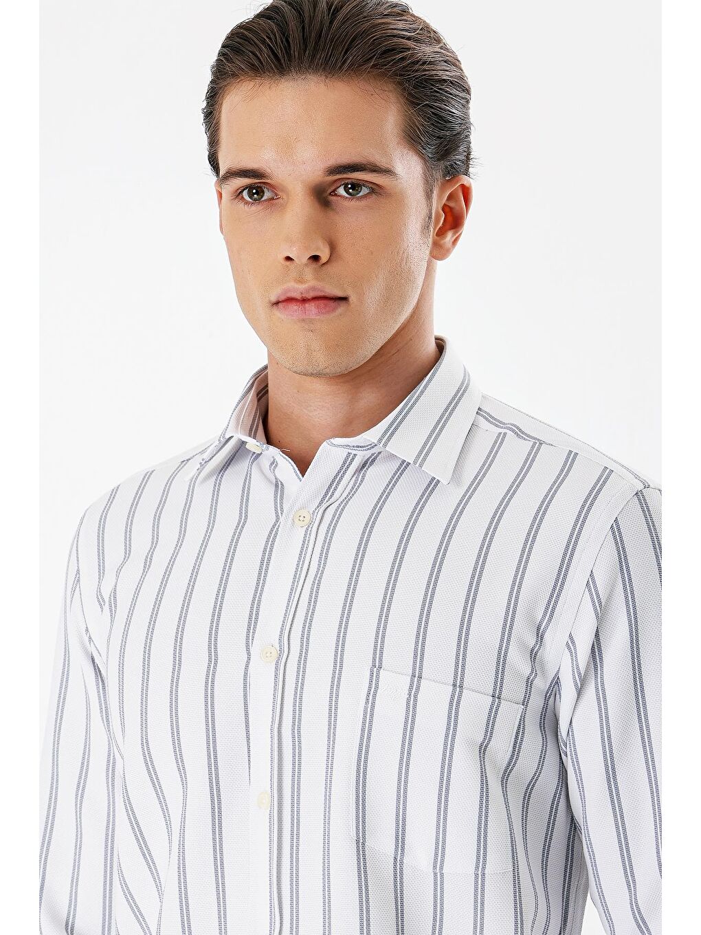 Beyaz Uzun Kollu Çizgili Armürlü Sert Yaka Cepli Pamuklu Comfort Fit Gömlek 1004240170-3