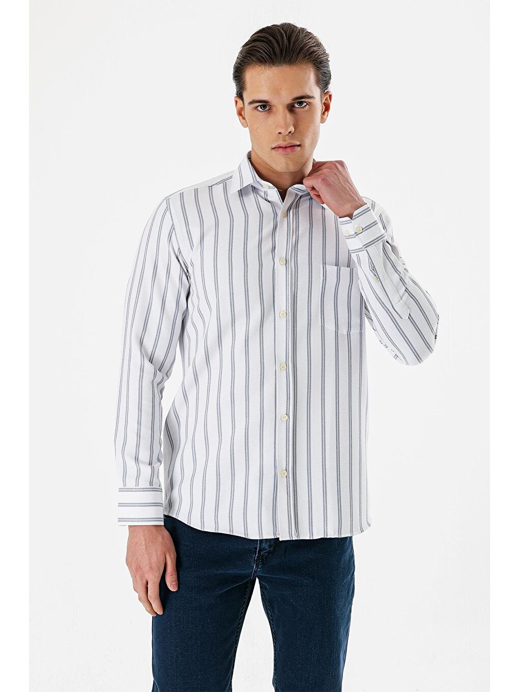 Beyaz Uzun Kollu Çizgili Armürlü Sert Yaka Cepli Pamuklu Comfort Fit Gömlek 1004240170-4