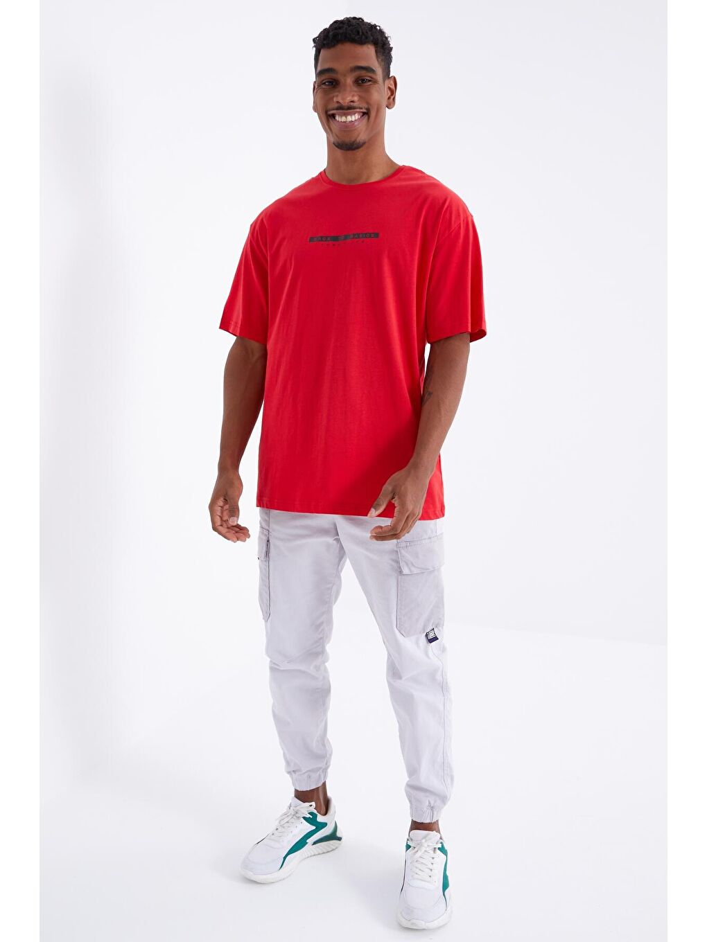 TOMMYLIFE Kırmızı Sırtı Yazı Baskılı O Yaka Erkek Oversize T-Shirt  - 88100 - 2