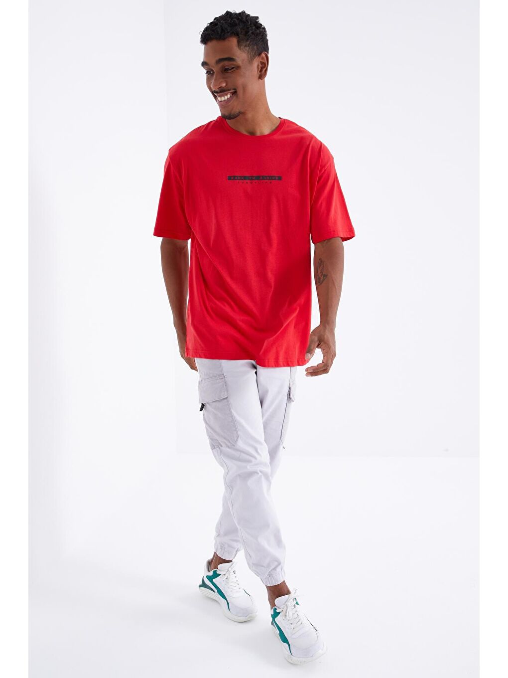 TOMMYLIFE Kırmızı Sırtı Yazı Baskılı O Yaka Erkek Oversize T-Shirt  - 88100 - 4