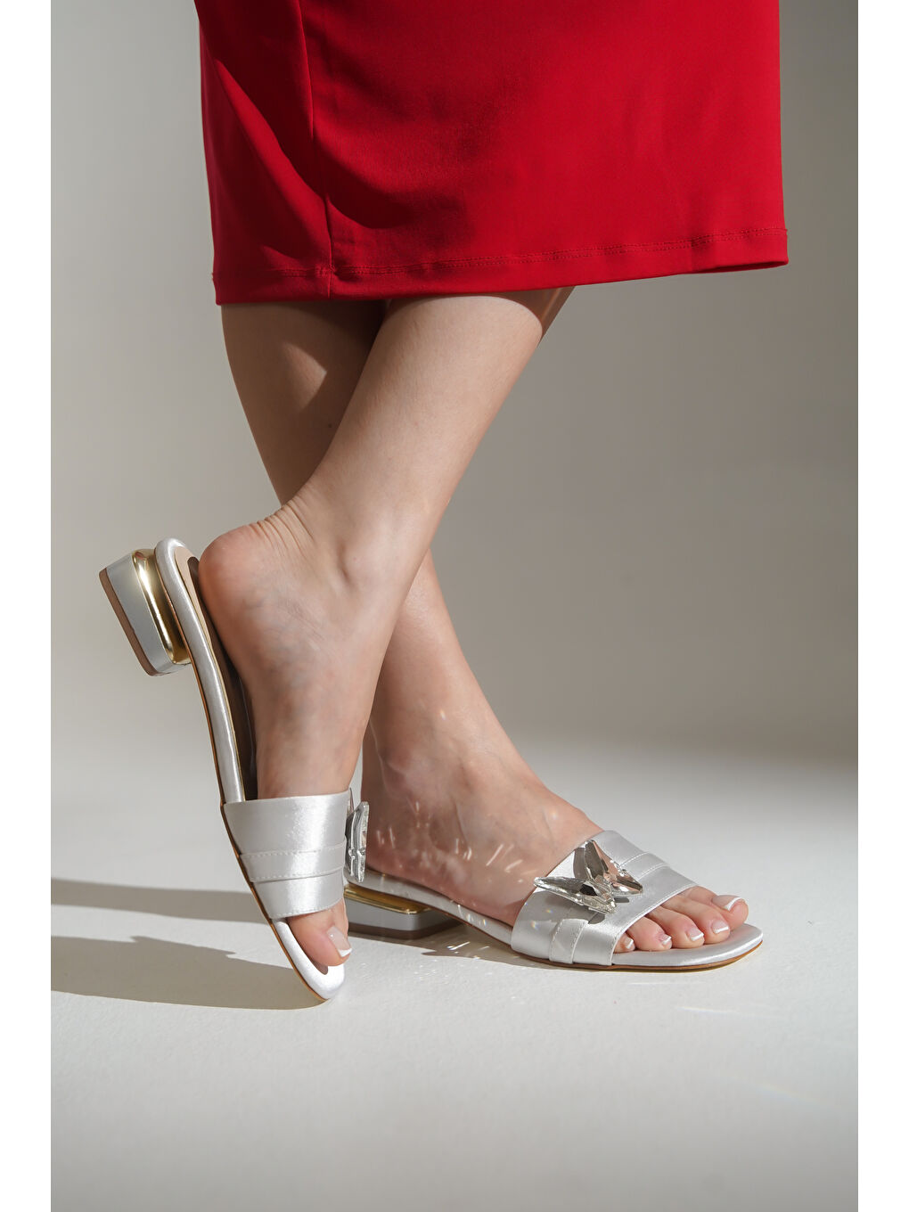 Gri Ariela Yuvarlak Küt Burunlu Taşlı Kelebek Tokalı Kadın Kısa Topuklu Terlik-7