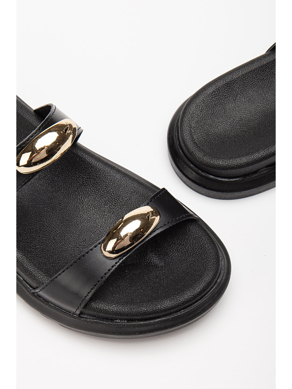 Kadın Siyah Çift Bantlı Toka Detaylı Terlik-3