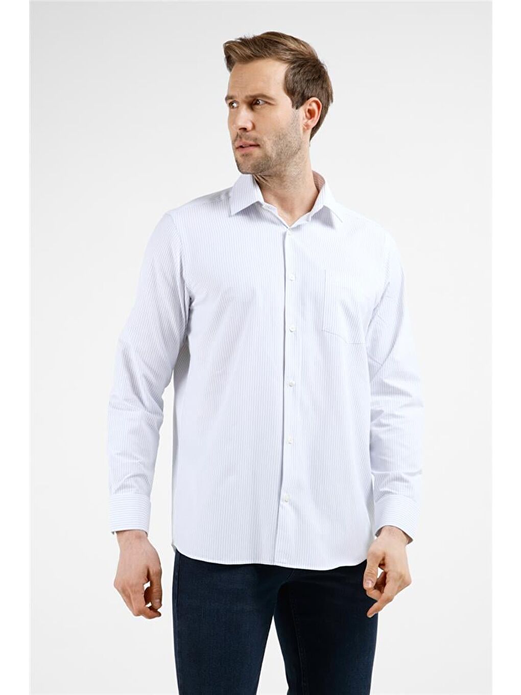 Beyaz - Mavi Çizgili Desen Sert Yaka Uzun Kol Cepli Comfort Fit Pamuklu Gömlek 1004255208-4