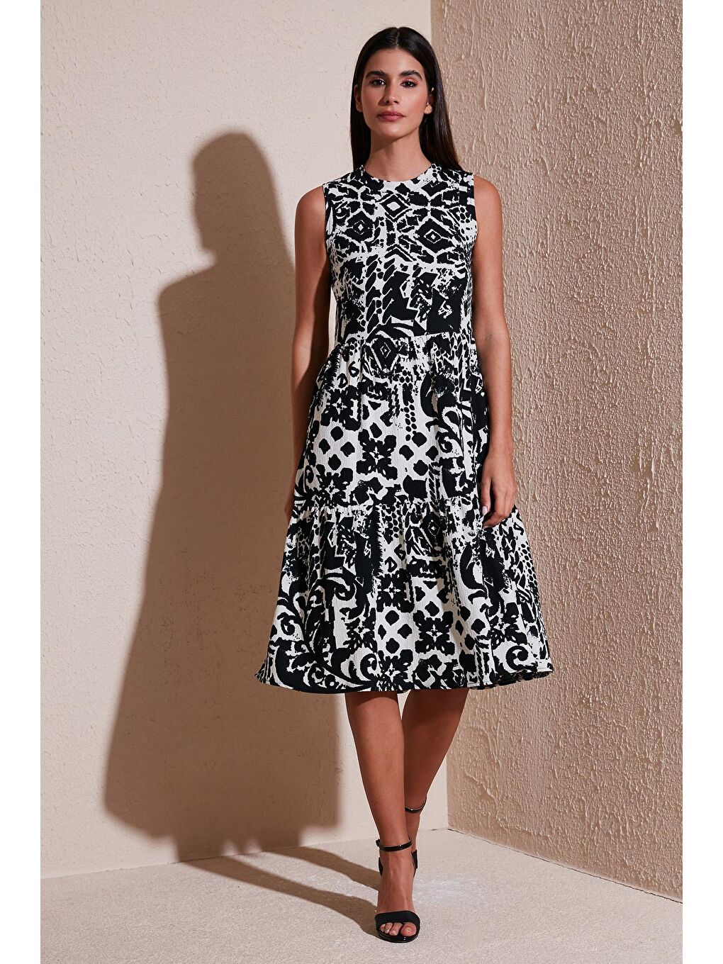 Siyah Desenli Regular Fit Kolsuz Elbise 5865731