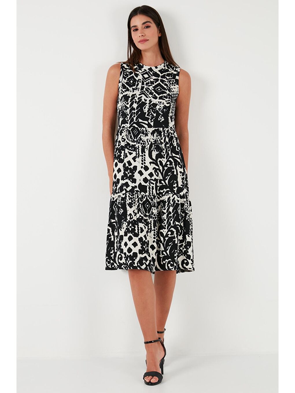 Siyah Desenli Regular Fit Kolsuz Elbise 5865731-3