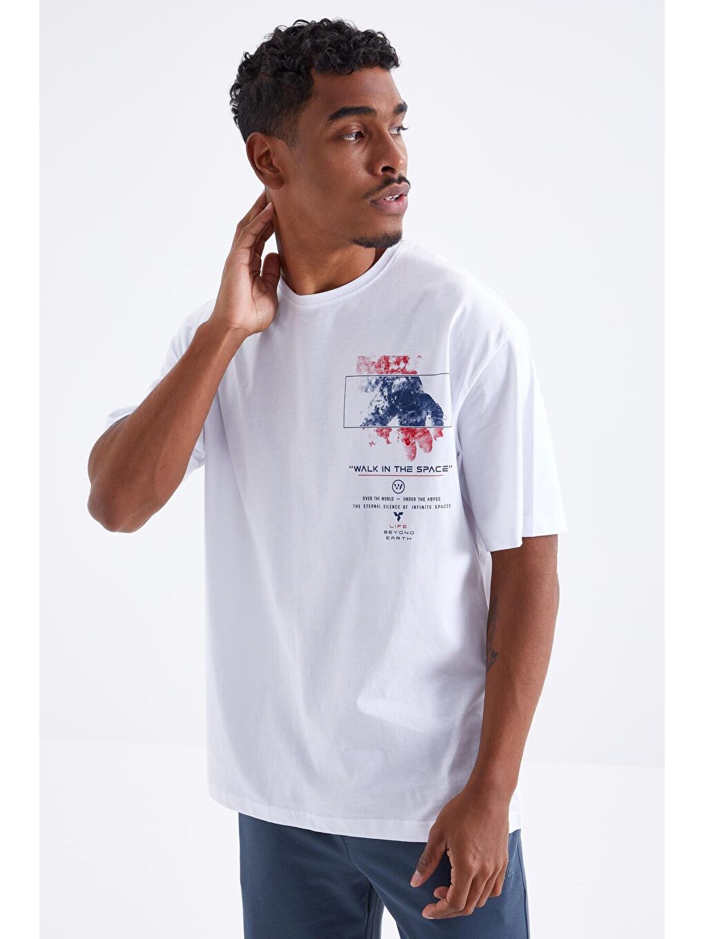 TOMMYLIFE Beyaz Baskı Detaylı O Yaka Erkek Oversize T-Shirt  - 88099 - 1