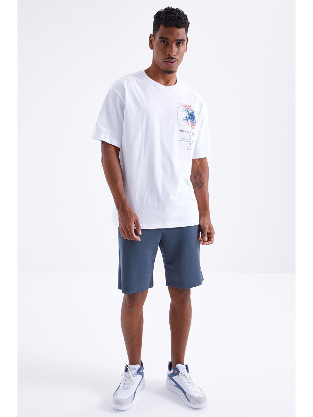 TOMMYLIFE Beyaz Baskı Detaylı O Yaka Erkek Oversize T-Shirt  - 88099 - 2