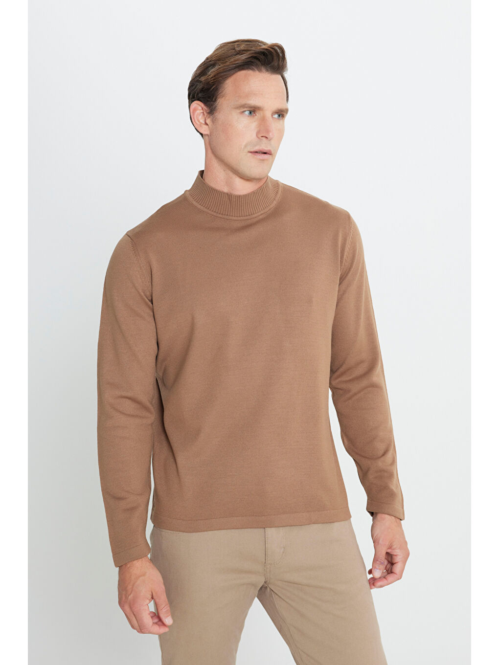 Bej Erkek Vizon Tüylenme Yapmayan Anti-Pilling Standart Fit Yarım Balıkçı Yaka Triko Kazak