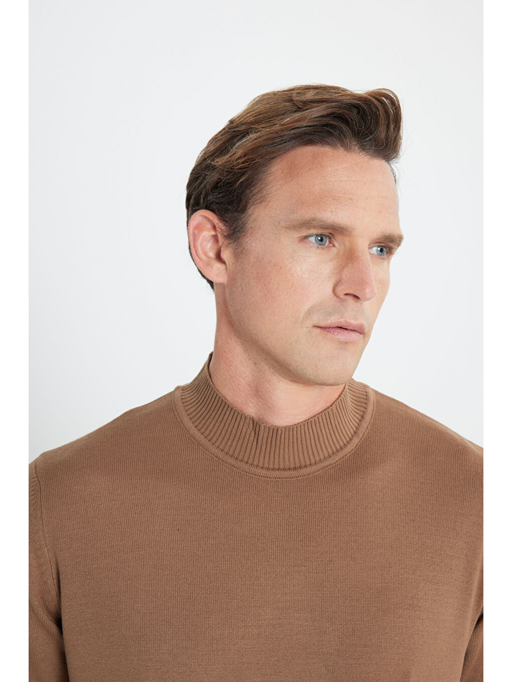 Bej Erkek Vizon Tüylenme Yapmayan Anti-Pilling Standart Fit Yarım Balıkçı Yaka Triko Kazak-3