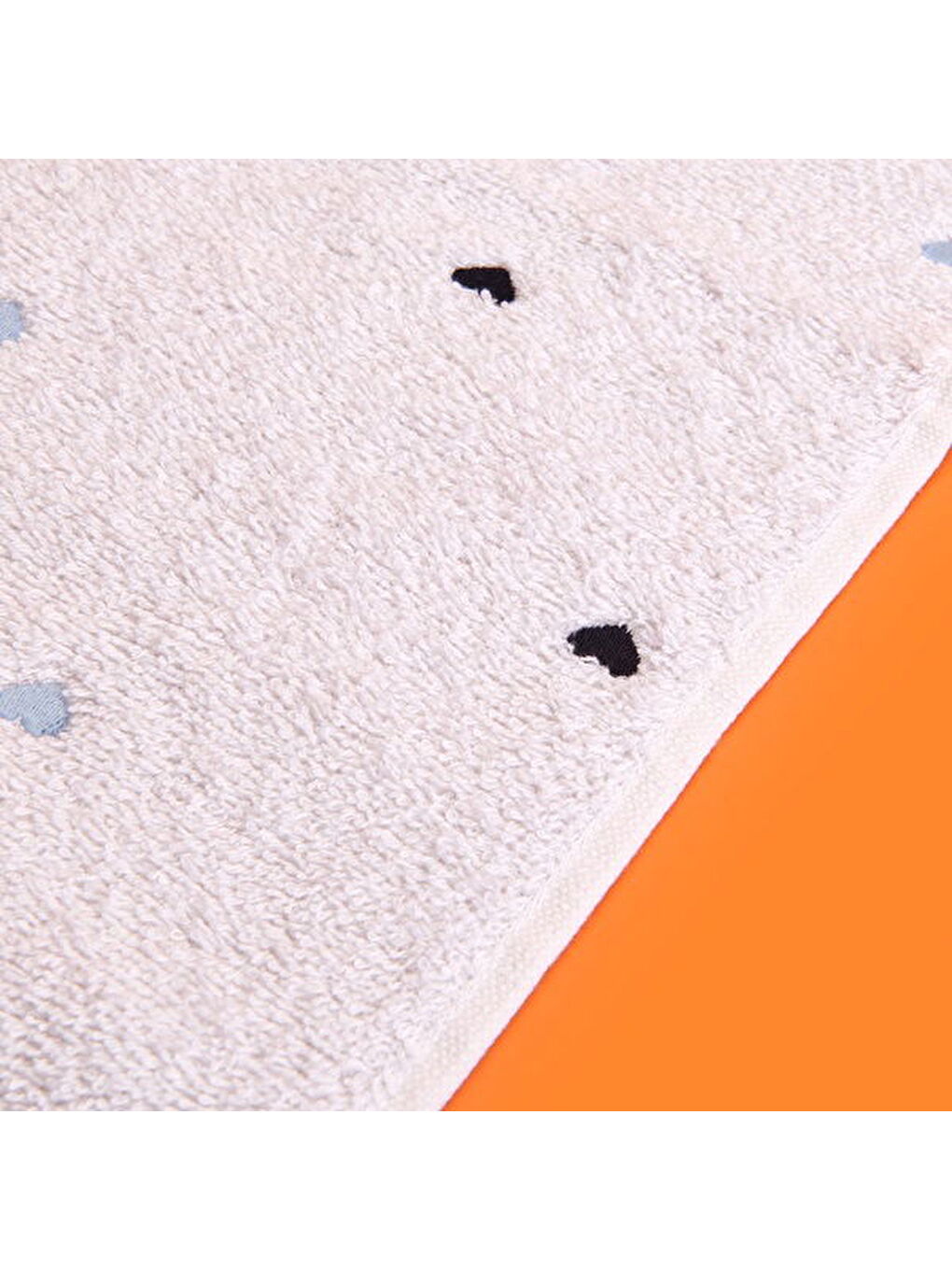 Lila Soft Kalp Nakışlı El Havlusu - Ekru / Siyah - 30x50 cm-2