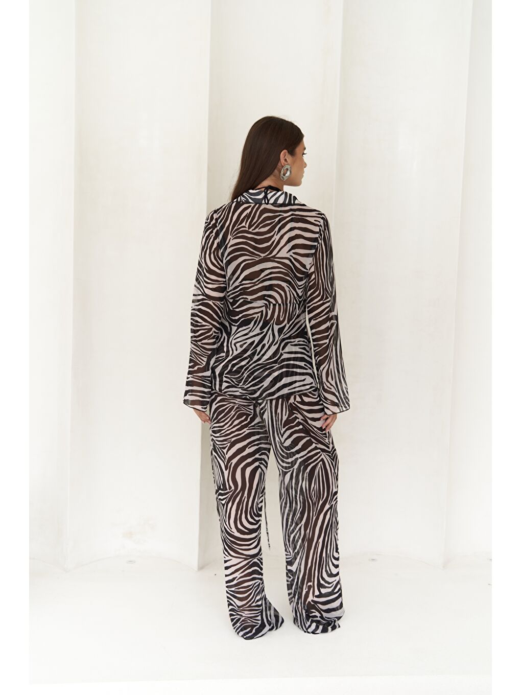 Saifudin Bağcık Detaylı Siyah Gömlek Pantolon Takım-1