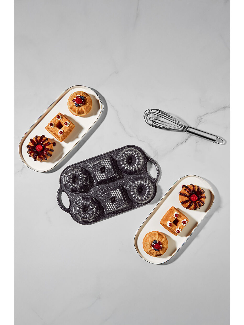 Valeria Siyah 6'lı Döküm Kek Kalıbı