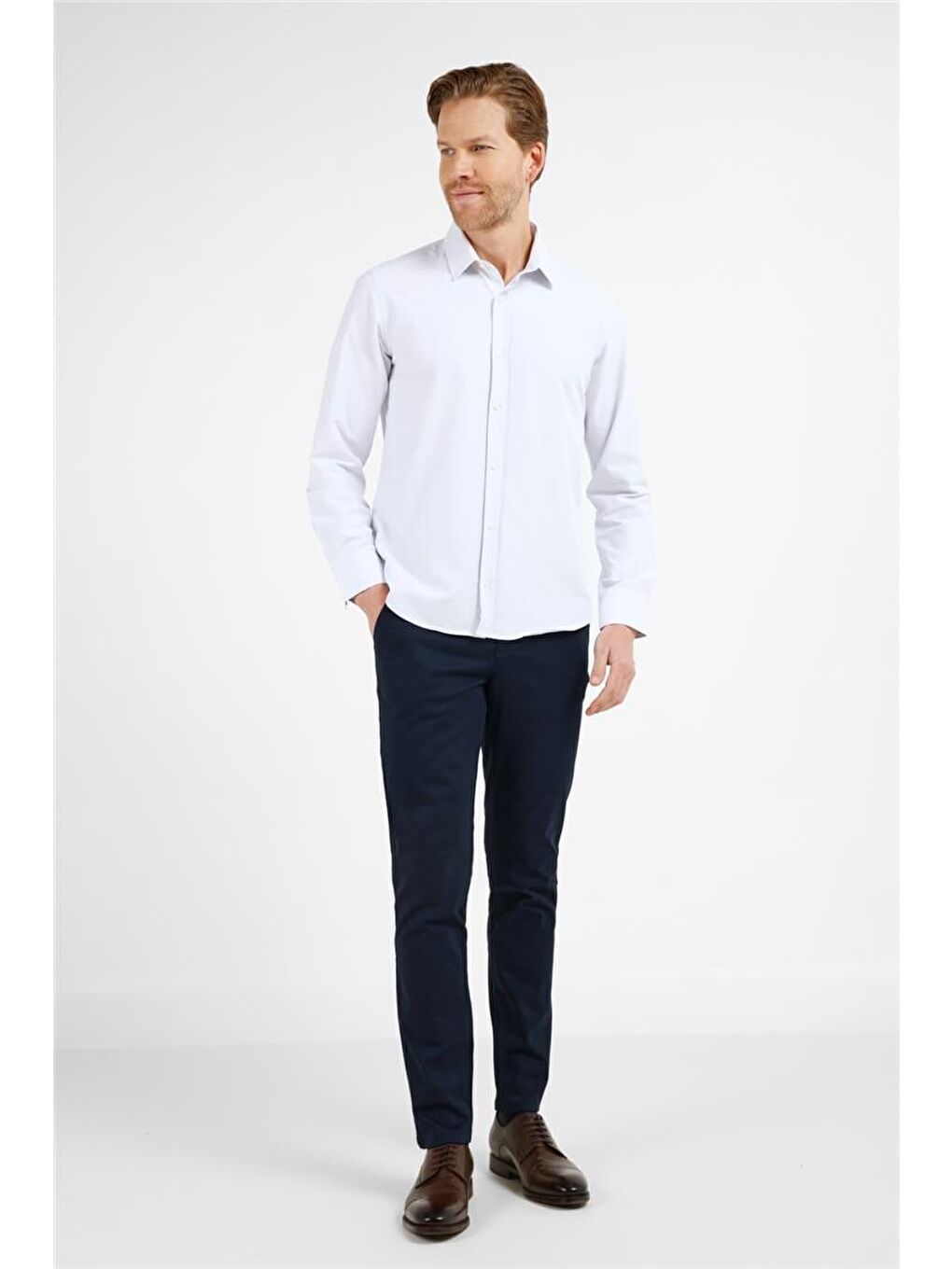 Beyaz - Mavi Kendinden Desenli Sert Yaka Uzun Kol Cepsiz Slim Fit Pamuklu Gömlek 1004255216-1