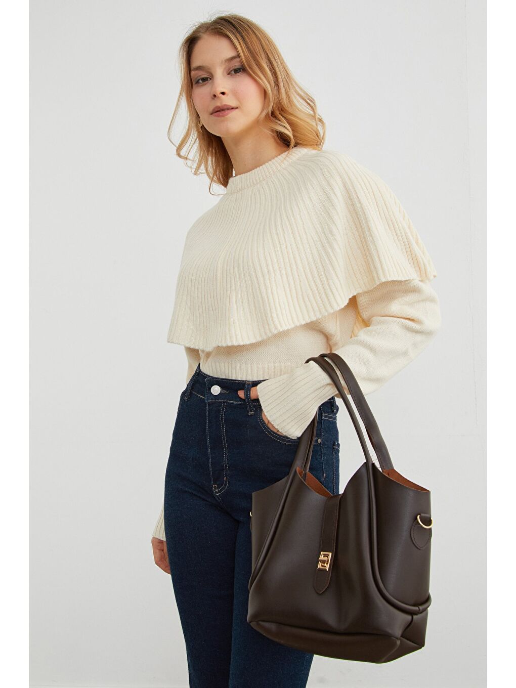 Bej Pelerin Detaylı Triko Kazak-2