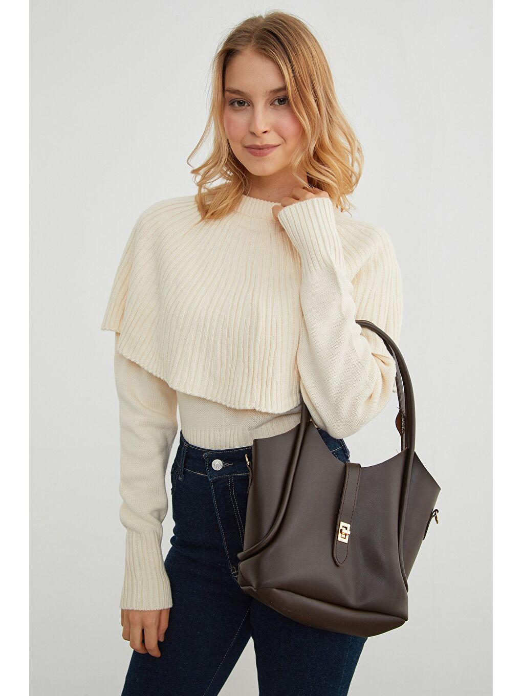 Bej Pelerin Detaylı Triko Kazak-3