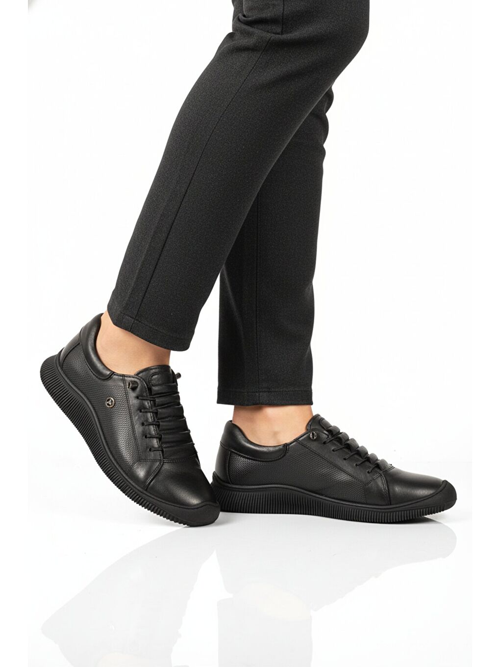 Siyah Hakiki Deri Ortopedik Kadın Casual Ayakkabı 5605 Z-0