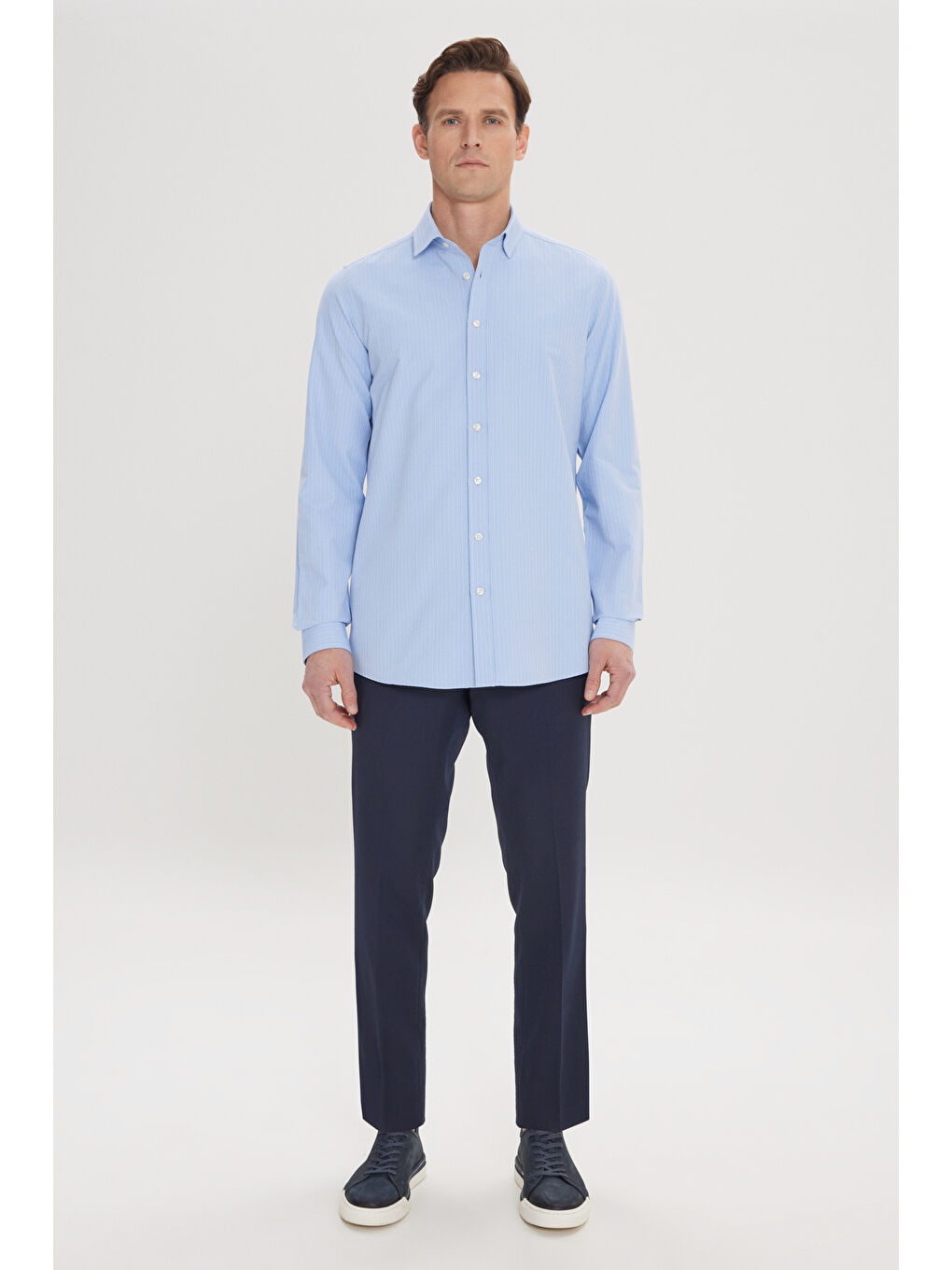 Erkek Açık Mavi Pamuklu Slim Fit Dar Kesim Klasik Yaka Çizgili Gömlek-1