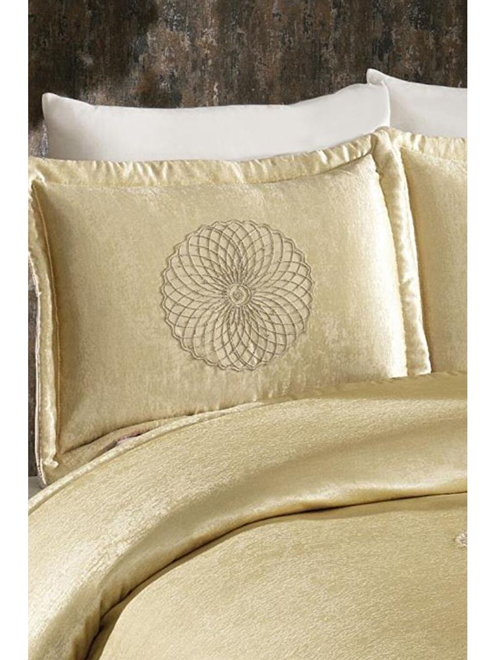 Kahverengi Albeno Nakışlı Kadife Çift Kişilik Yatak Örtüsü Cappucino-1