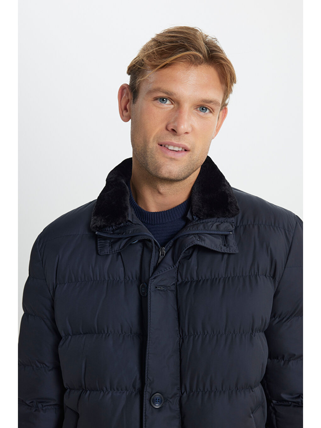 Erkek Lacivert Standart Fit Normal Kesim Dik Yaka Yan Cepli Kaban-3