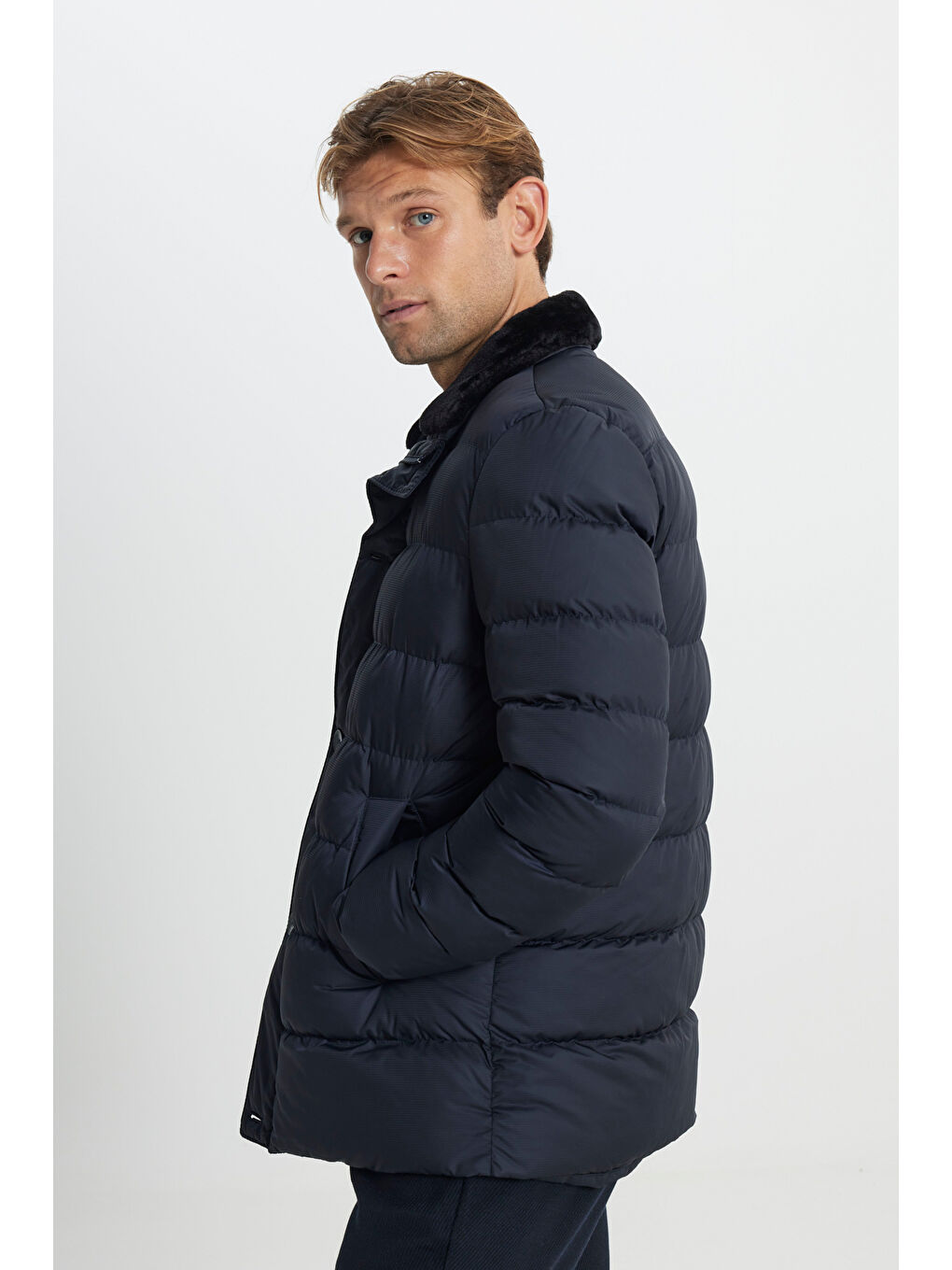 Erkek Lacivert Standart Fit Normal Kesim Dik Yaka Yan Cepli Kaban-4