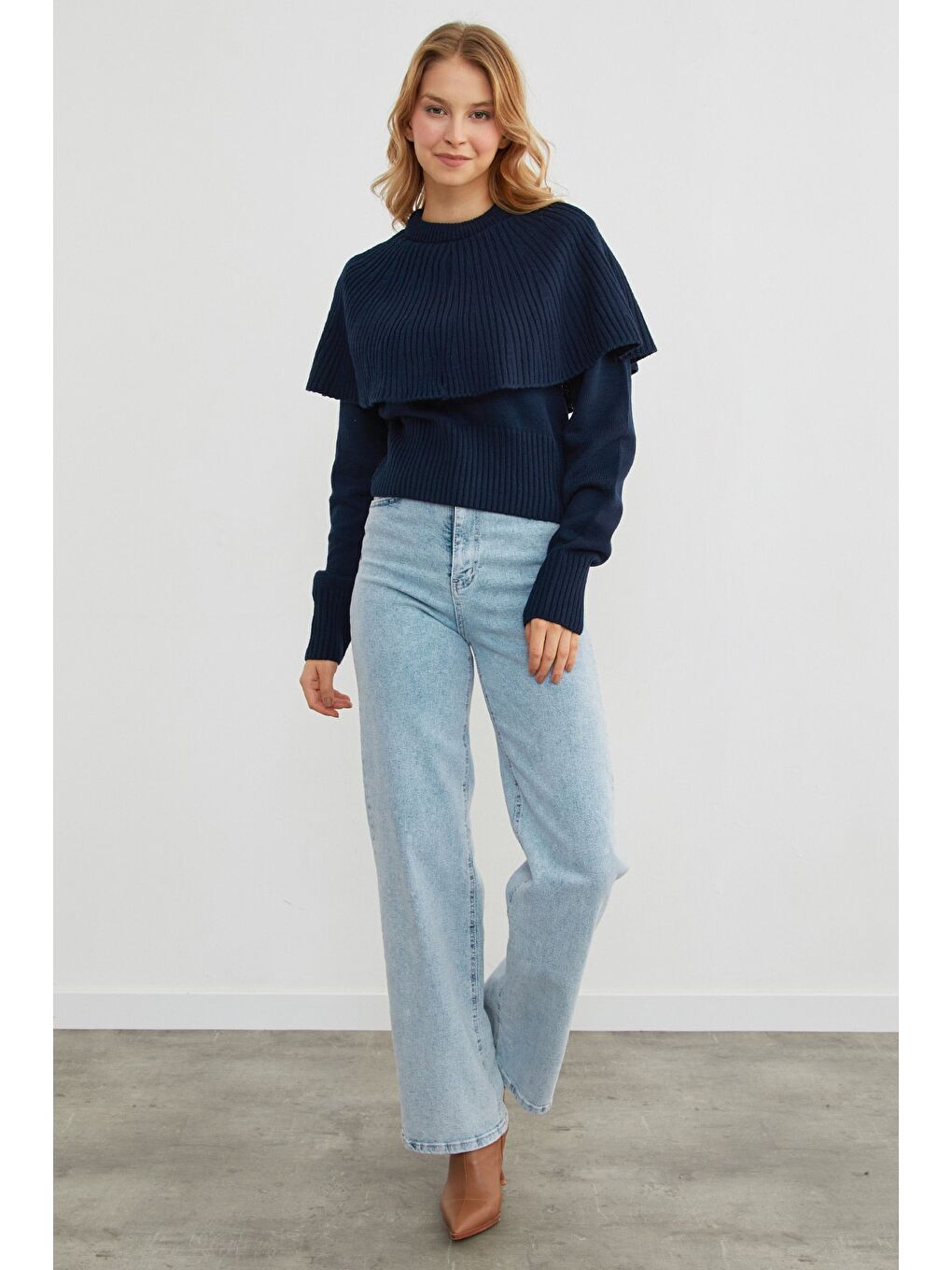 Lacivert Pelerin Detaylı Triko Kazak-2