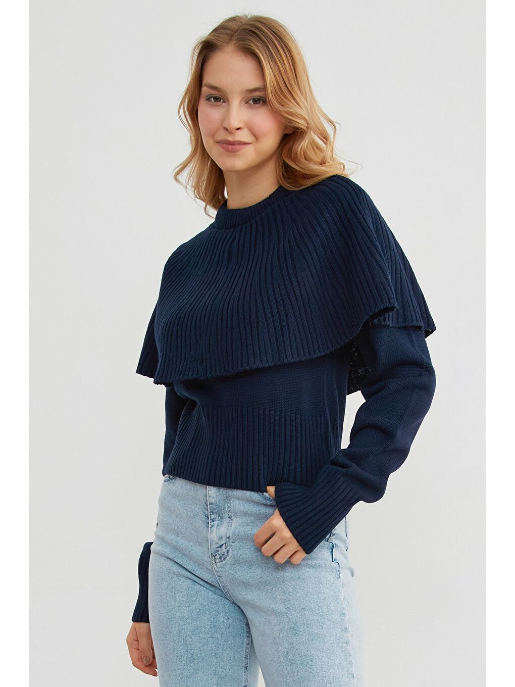 Lacivert Pelerin Detaylı Triko Kazak-3