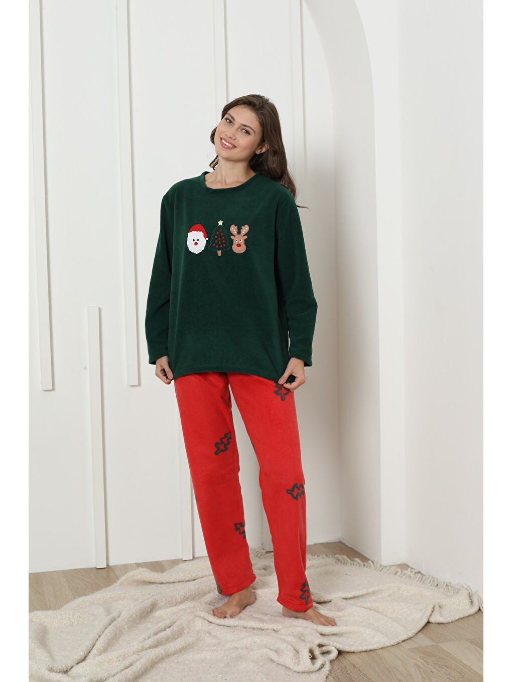 Karışık Yılbaşı Temalı Nakışlı Polar Kışlık Örme Pijama Takım-1