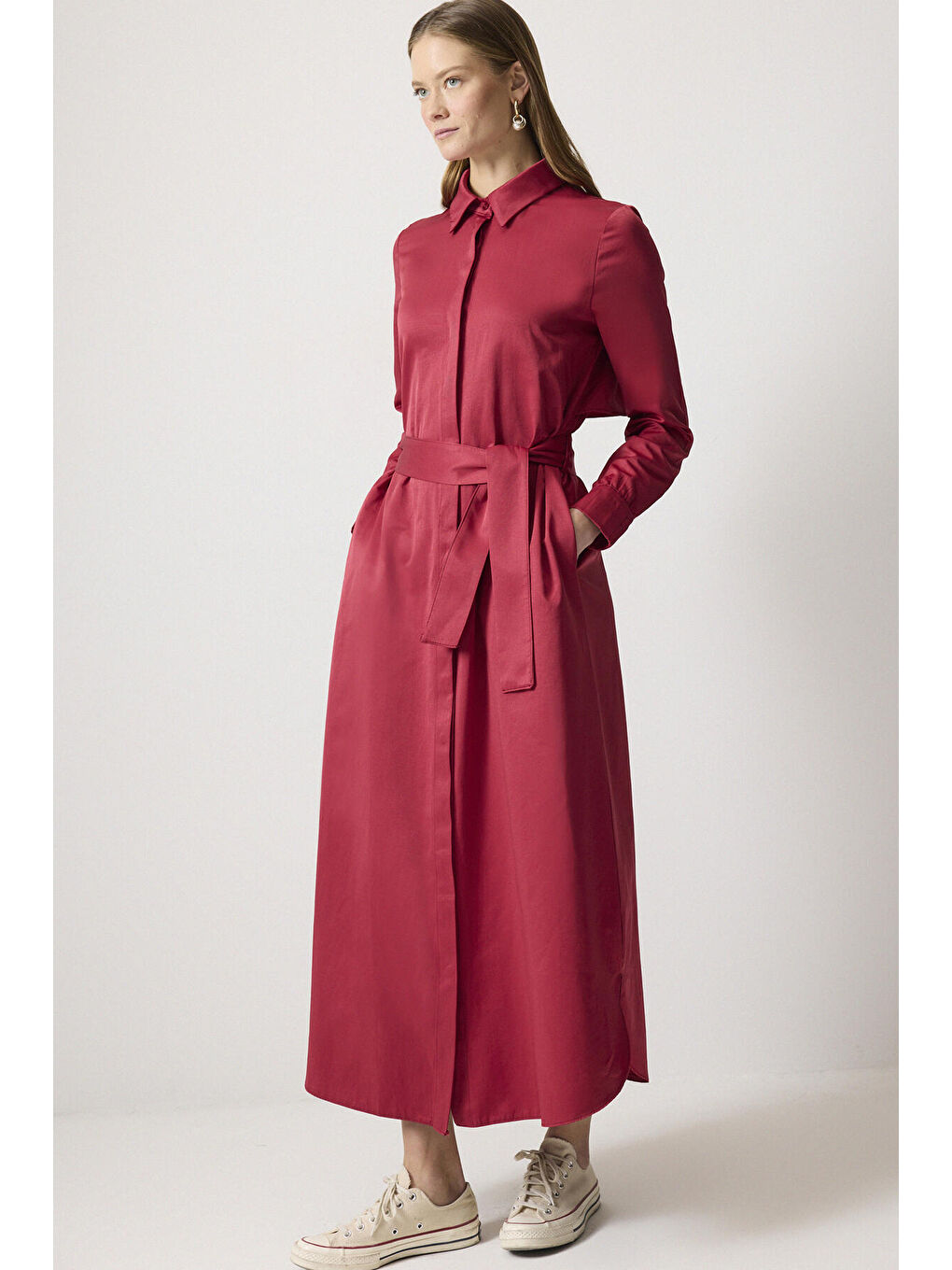 Kırmızı Kuşaklı Gömlek Elbise