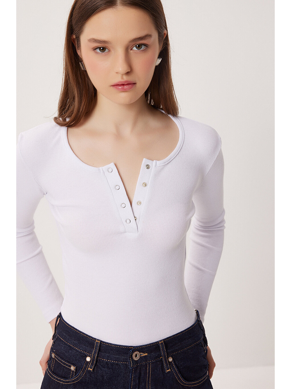 Beyaz Çıtçıtlı Fitilli Örme Bluz BEYAZ LRN0015-1