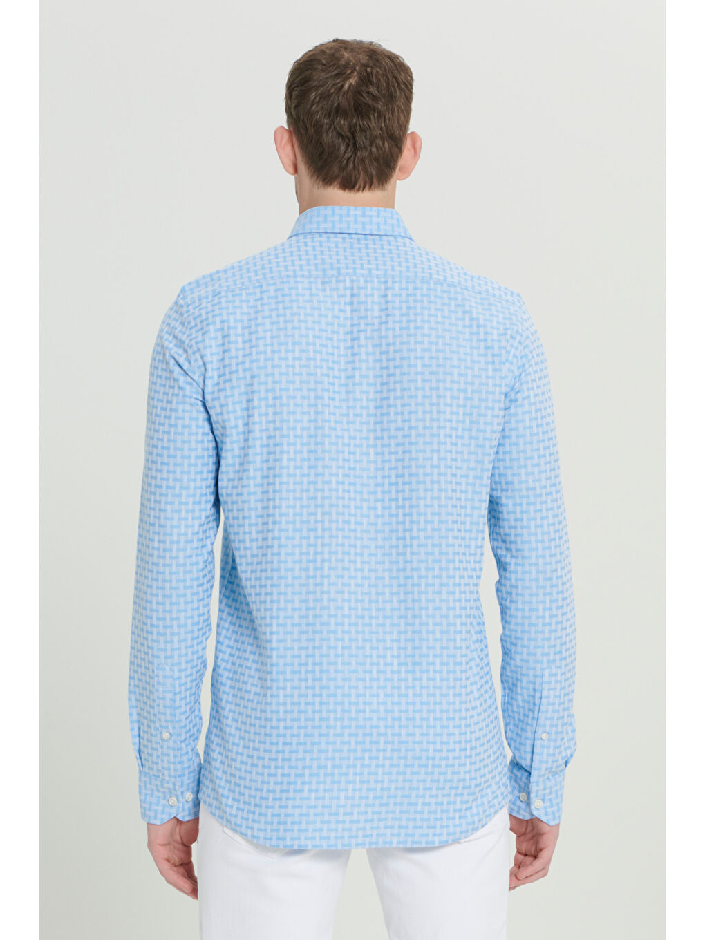 Erkek Açık Mavi %100 Pamuk Slim Fit Dar Kesim Düğmeli Yaka Armürlü Gömlek-5