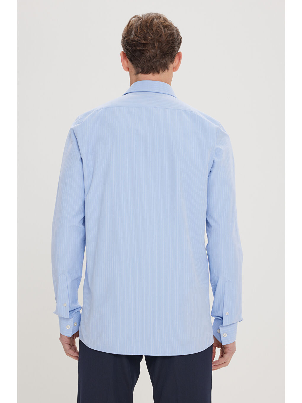 Erkek Açık Mavi Pamuklu Slim Fit Dar Kesim Klasik Yaka Çizgili Gömlek-5