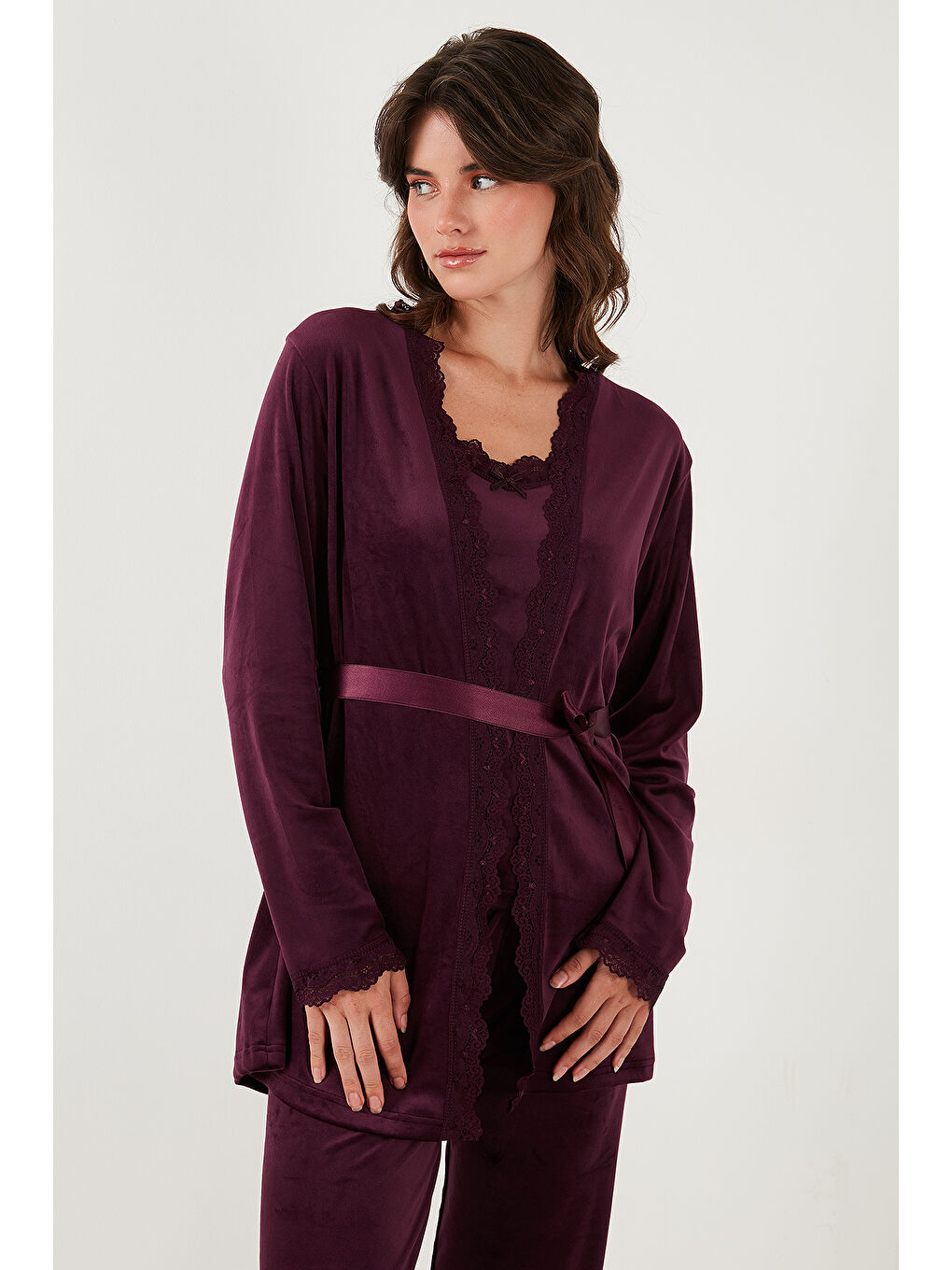 Mor Regular Fit Dantelli Yumuşak Dokulu Sabahlıklı Kadife Kadın Pijama Takımı 6095545W4-2