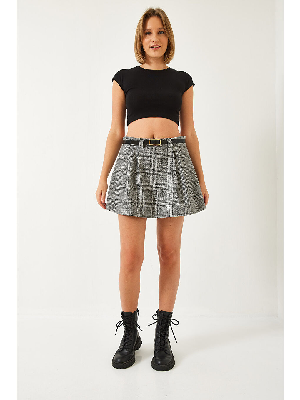 Gri Kadın Ekose Desenli Kaşe Kemerli Şortlu Etek-1
