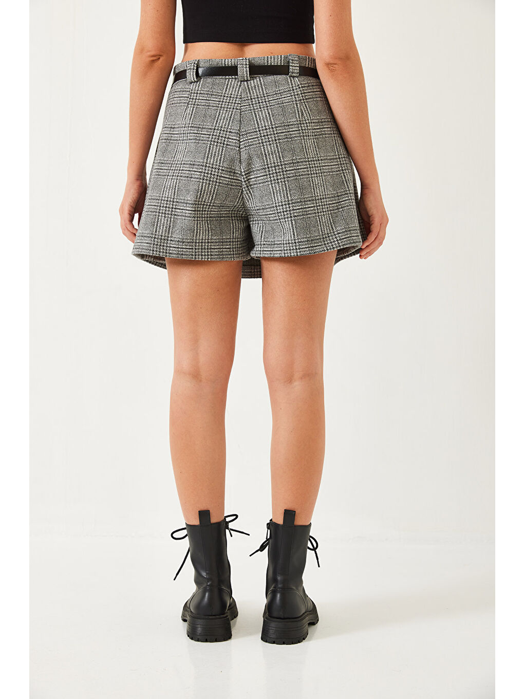 Gri Kadın Ekose Desenli Kaşe Kemerli Şortlu Etek-7