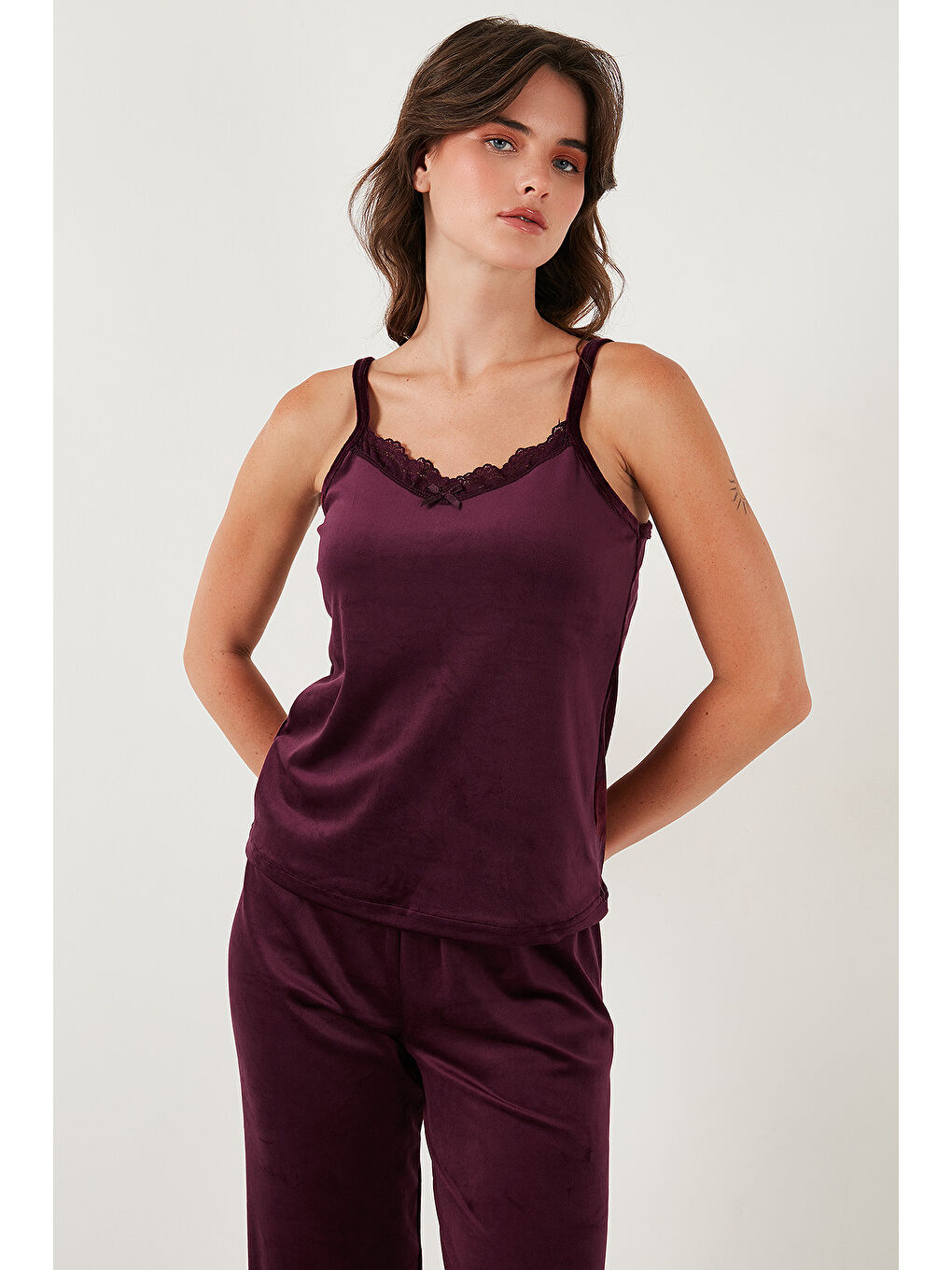 Mor Regular Fit Dantelli Yumuşak Dokulu Sabahlıklı Kadife Kadın Pijama Takımı 6095545W4-3