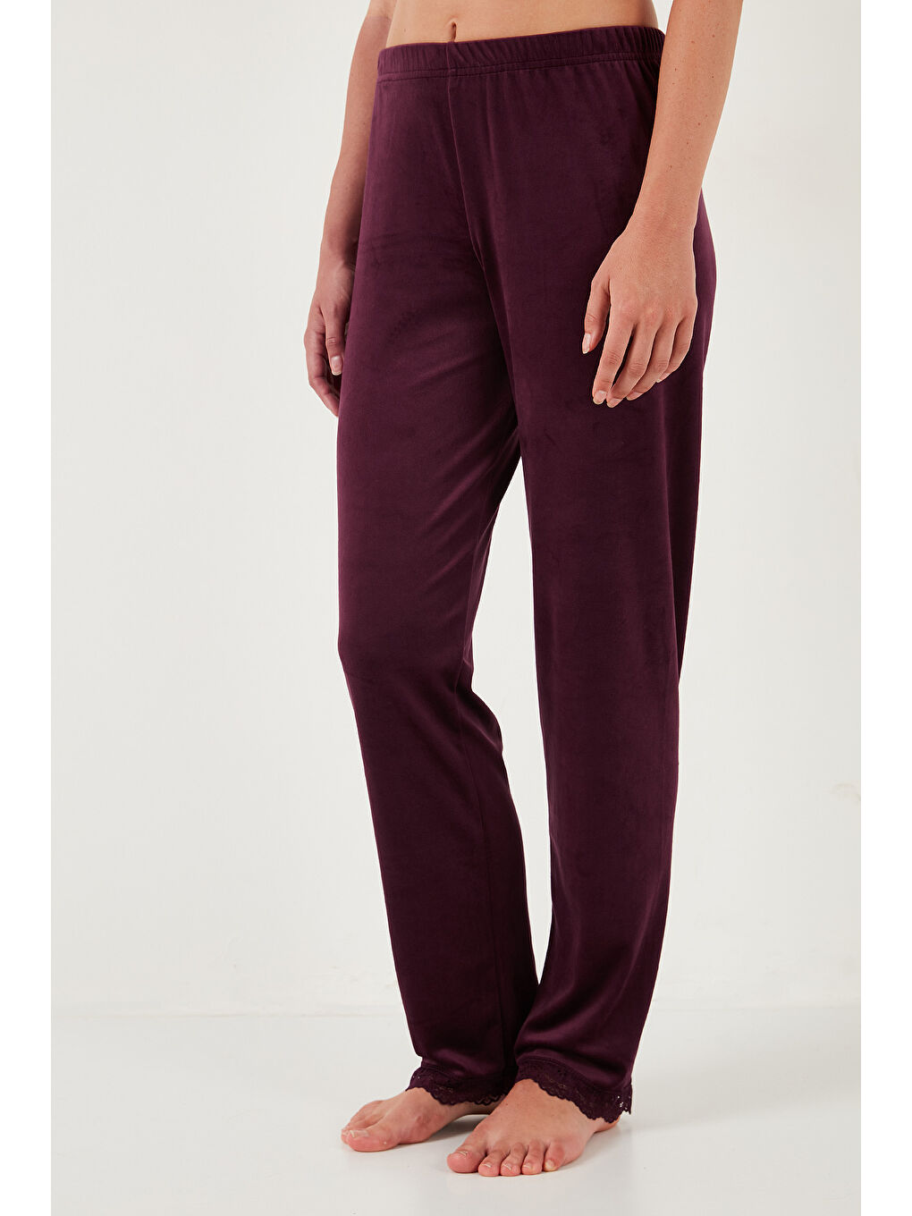 Mor Regular Fit Dantelli Yumuşak Dokulu Sabahlıklı Kadife Kadın Pijama Takımı 6095545W4-4