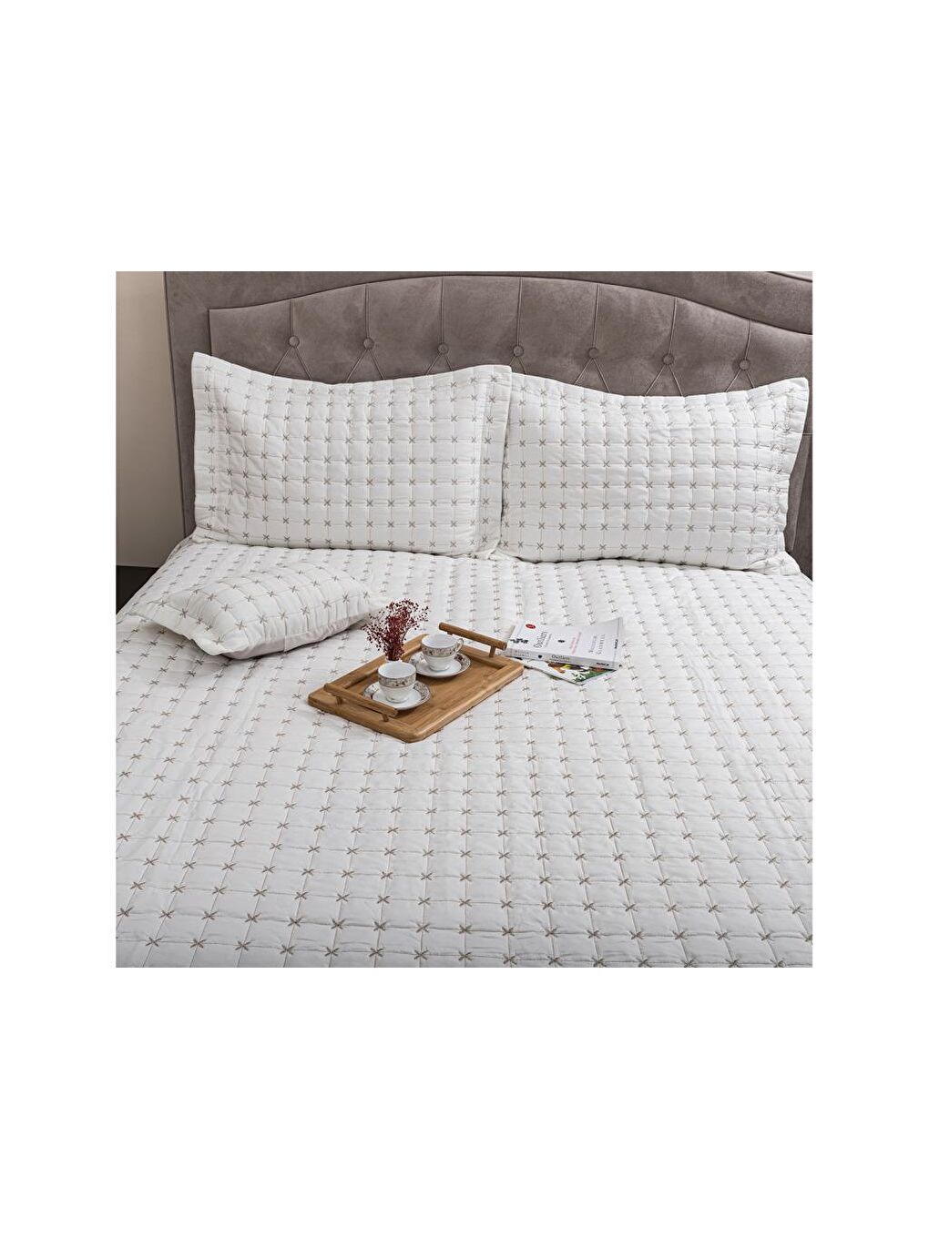 Ekru Yıldız Çift Kişilik Kapitoneli Yatak Örtüsü Krem-9