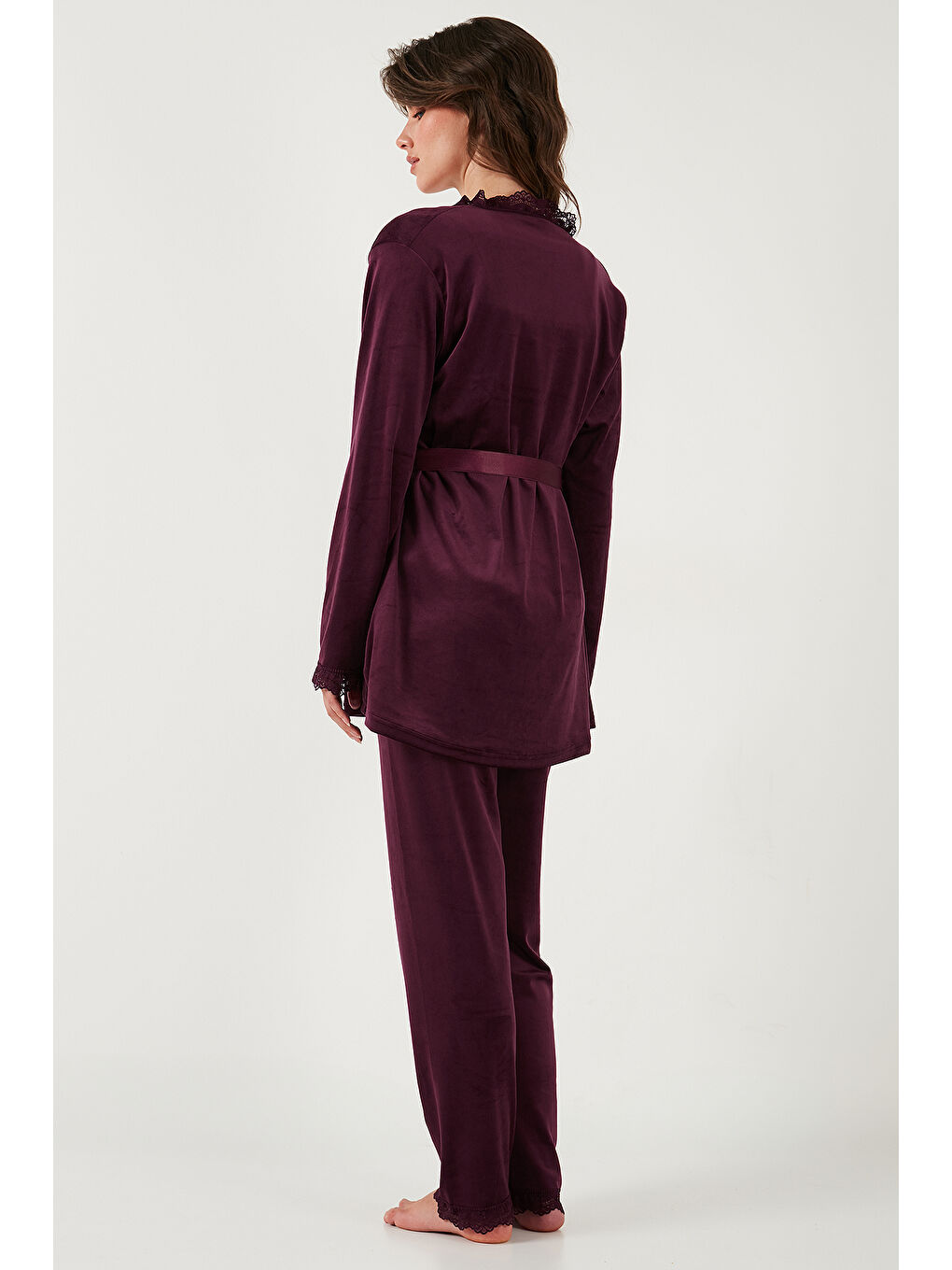 Mor Regular Fit Dantelli Yumuşak Dokulu Sabahlıklı Kadife Kadın Pijama Takımı 6095545W4-6