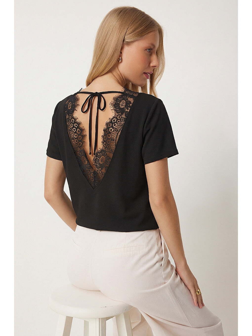 Siyah Sırt Detaylı Dantelli Örme Bluz SİYAH LNT0026-4