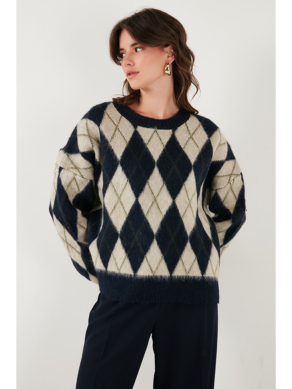 Lacivert Oversize Fit Bisiklet Yaka Baklava Desenli Yumuşak Dokulu Kadın Kazak 4616223-5